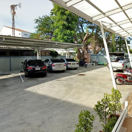 Dowrung Place Aparthotel Phetchaburi Exterior photo